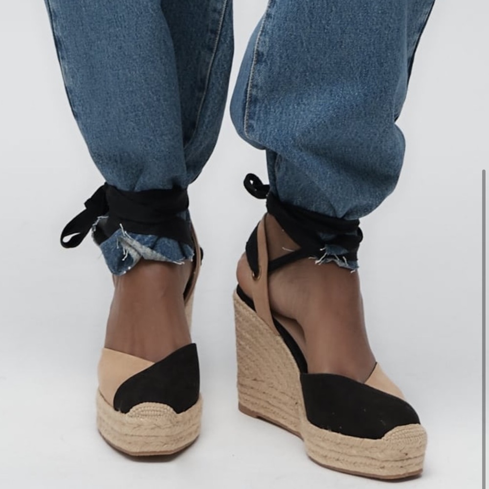 Lace-up Wedge Shoes - tan & black